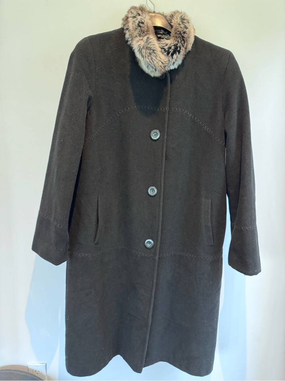 Women's Black Virgin wool and cashmere blend Coat with Faux Fur Collar